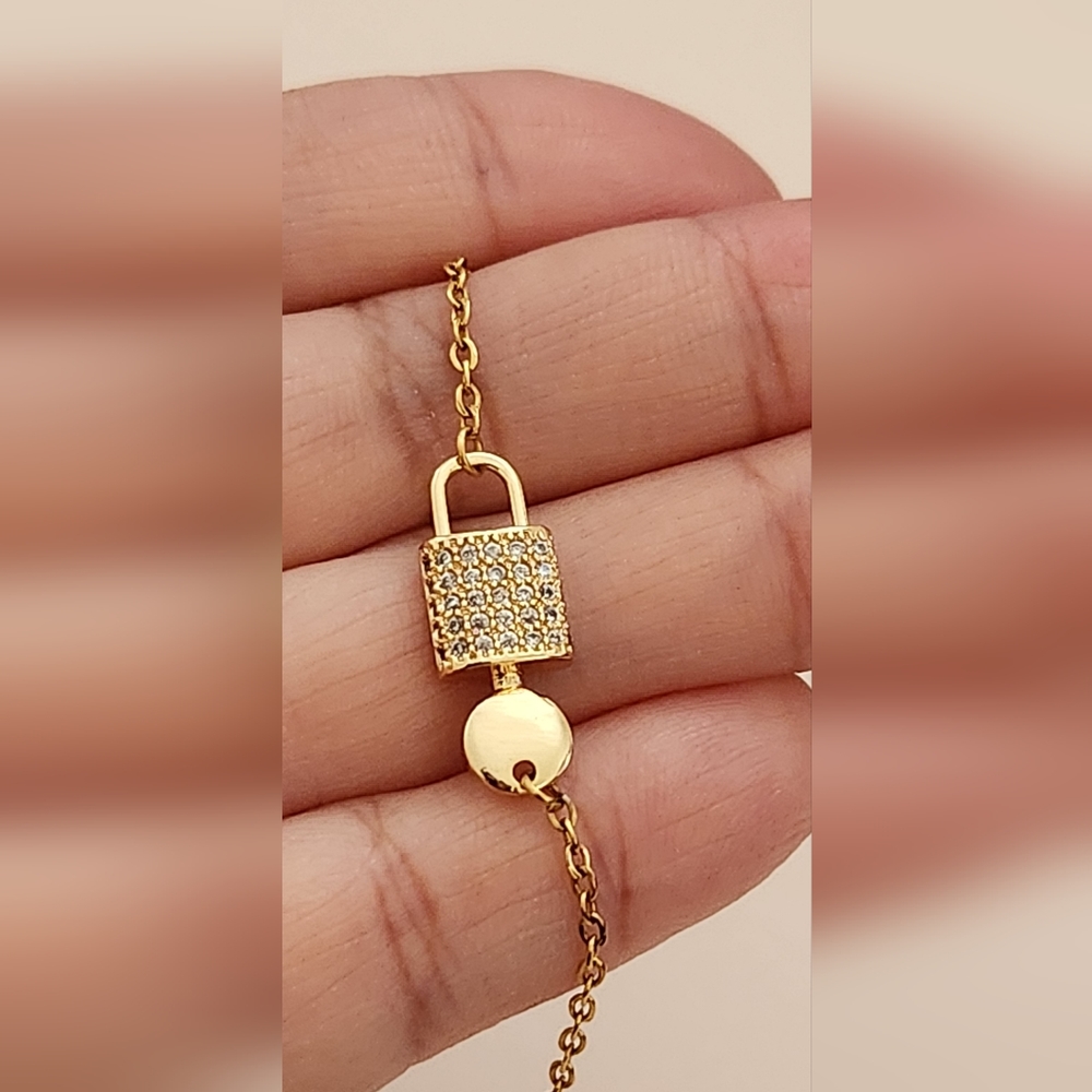 lock and key necklace *new